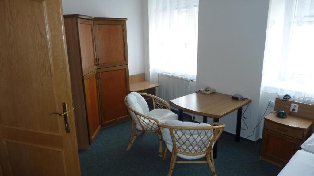 Hotel Tht Polička Extérieur photo